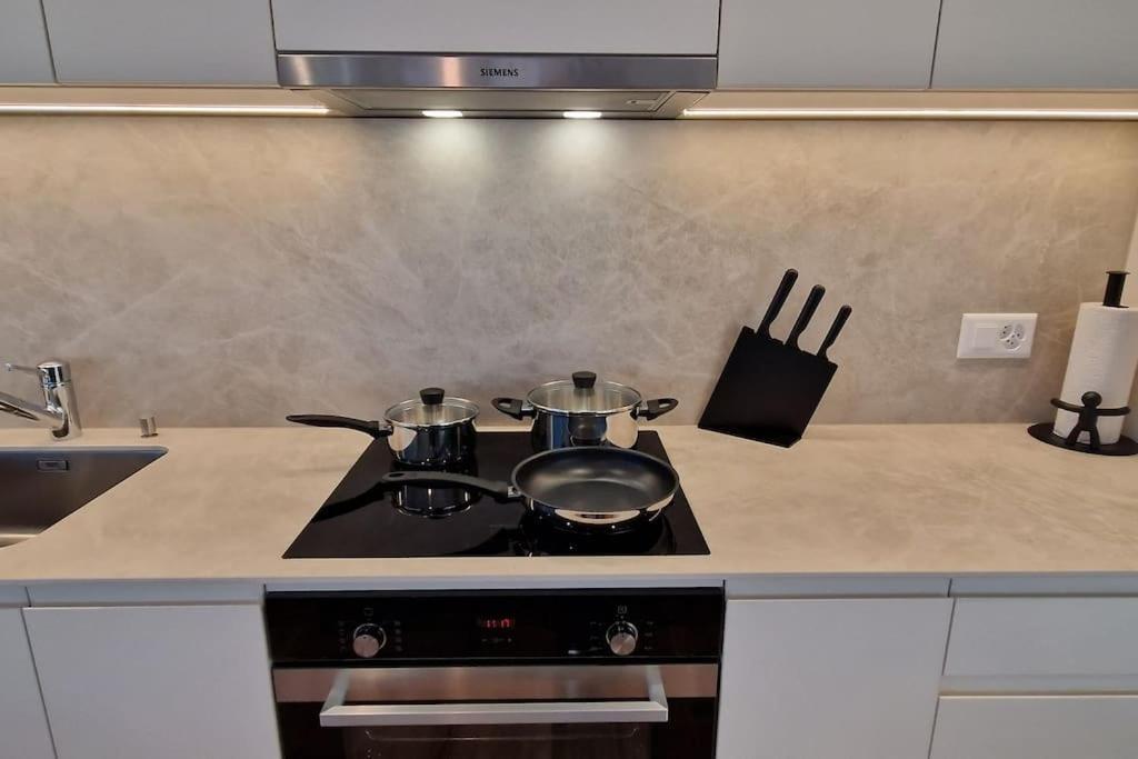 Visionary Hospitality Rothenburg, Lucerne - Premium Apartments With Free Parking, Washer, Kitchen, Terrace, 15' City Extérieur photo